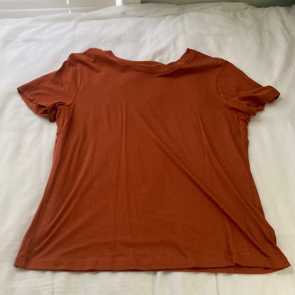 Burnt orange tshirt
